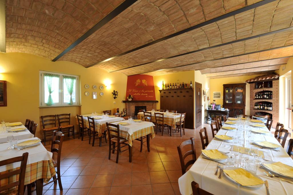 Agriturismo Cascina Varie Castagnito Exterior foto
